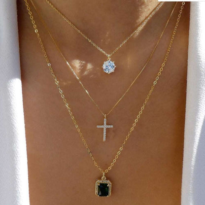 Sophisticated gold necklace offering a range of trendy designs