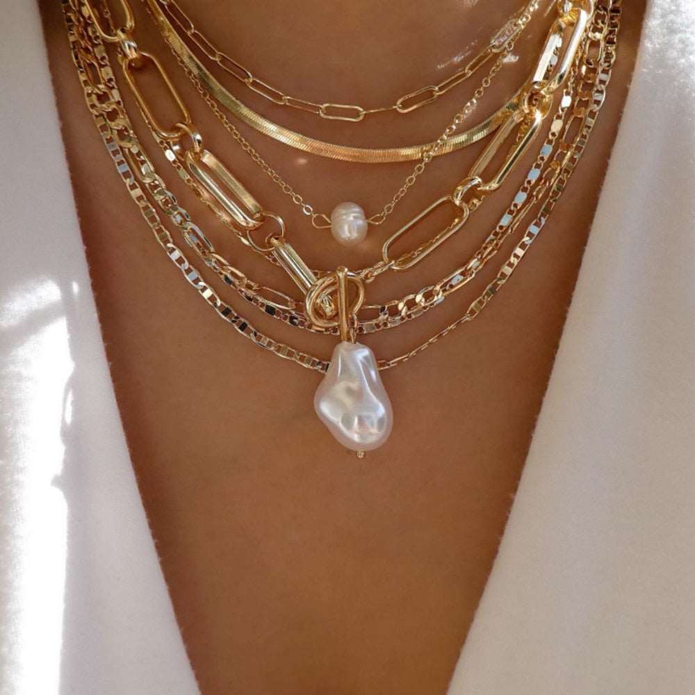Classic gold necklace with multiple styles