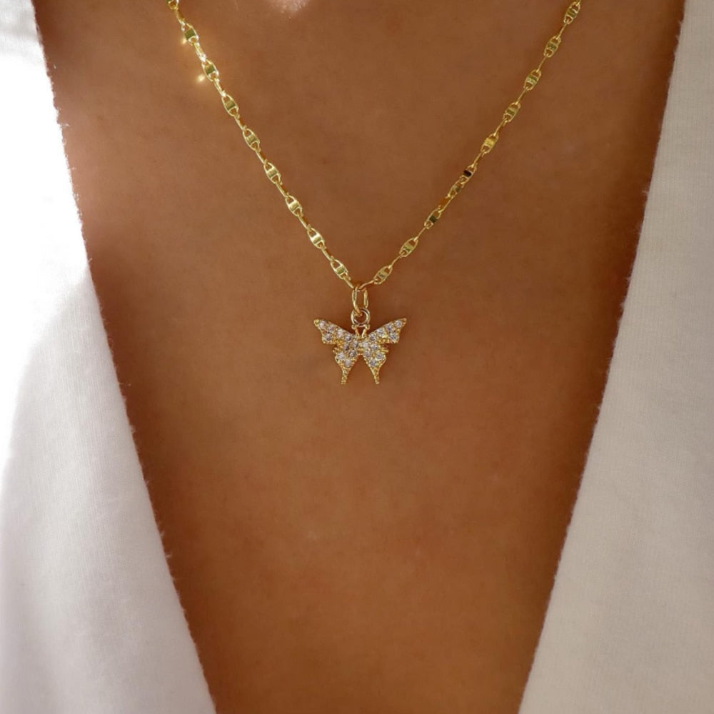 Charming gold necklace with a variety of alluring styles