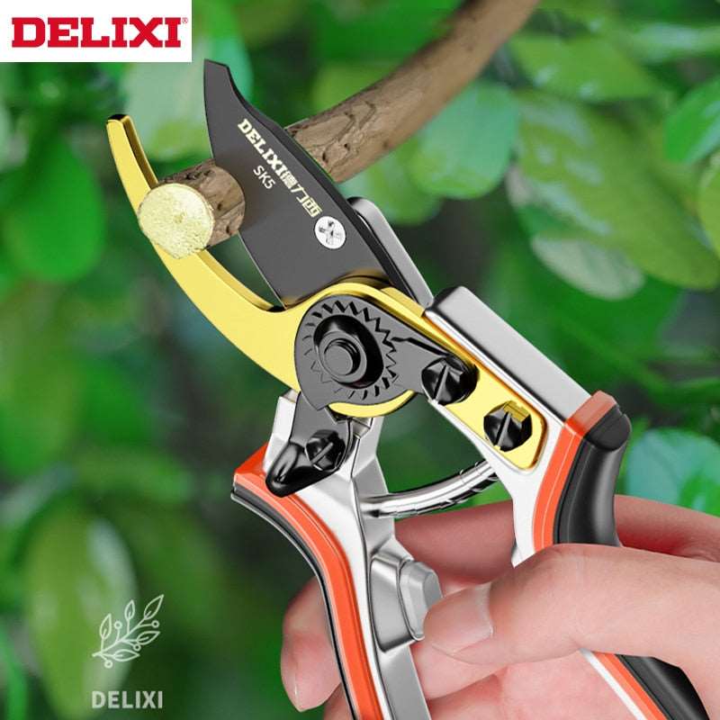 Cutting tools for garden maintenance