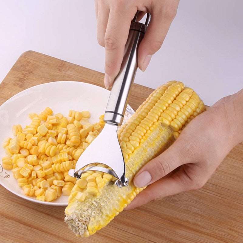 Corn kernel remover for comfortable handling